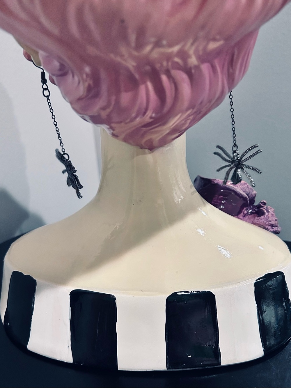NIB Bella Luxx/December Diamonds Bride of Frankenstein Bust - Picture 7 of 15